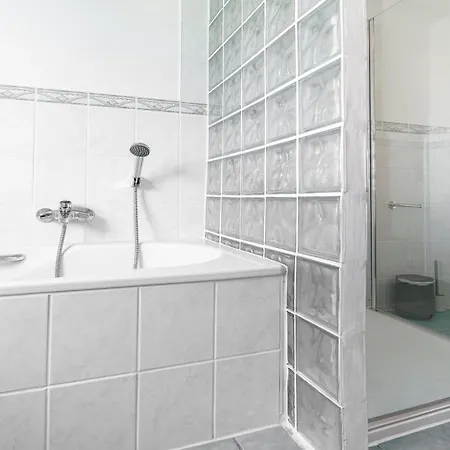 Bernsteinbad-koserow-haus-fuenf-elemente-ferienwohnung-erde *