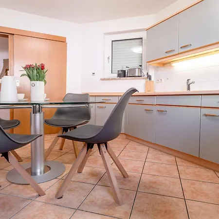Bernsteinbad-koserow-haus-fuenf-elemente-ferienwohnung-erde Koserow